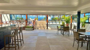 Flat mobiliado, beira mar na melhor localização da Praia do Cabo Branco - João Pessoa PB